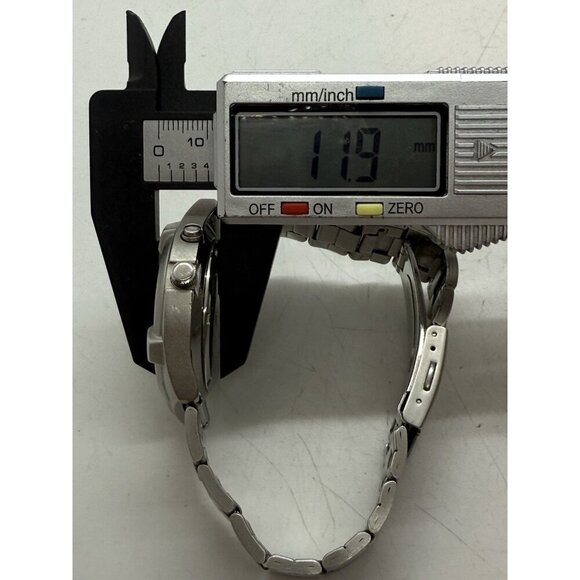 Casio Edifice Illuminator 2312 MMW100 Watch Silver Tone Bracelet White Face Date - Picture 7 of 7